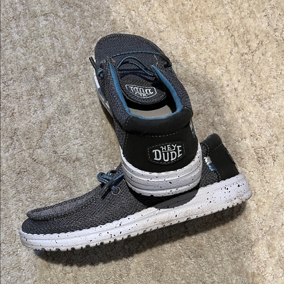 Boys Hey dudes size 2 - Picture 3 of 4